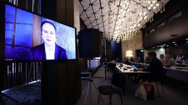 По думите на Грозев руското правителство успешно разпространява фалшиви истории