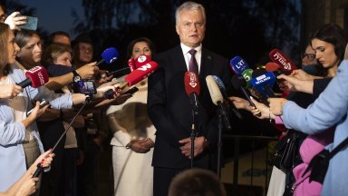 Президентът на Литва обяви победата си на изборите, съперничката му призна поражението си