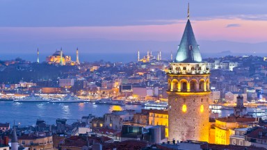 Галата в Истанбул отново посреща посетители
