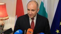 Радев поиска депутатите евроатлантици да се подпишат, че биха воювали за България