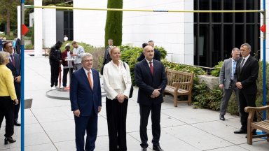 Шефът на МОК посрещна президента Радев и Стефка Костадинова в Лозана