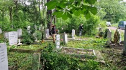 Двойно скачат сумите за гробни места в София