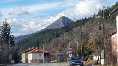 Акцията е започнала след получен сигнал на телефон 112 снощи