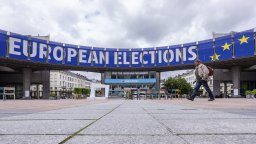 370 милиона избиратели в ЕС имат право да гласуват в дългия изборен уикенд за да изберат 720 евродепутати