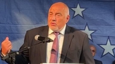 Казва за нас с Пеевски ония двамата Кой си те