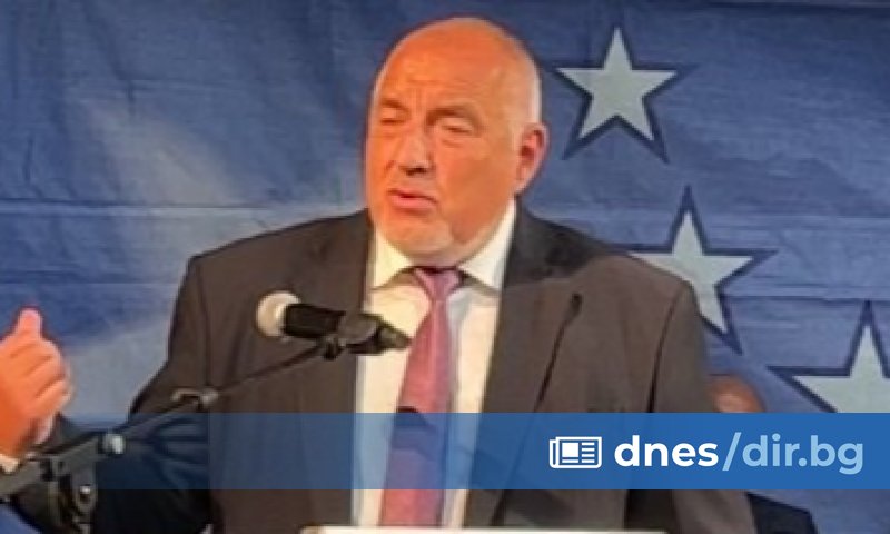 Казва за нас с Пеевски ония двамата. Кой си те,