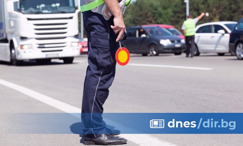 Три екипа на Спешна помощ са пристигнали на мястото на