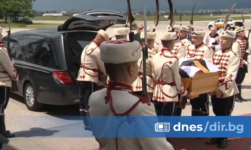 Ковчегът отпътува към двореца Врана, където беше посрещнат от Симеон