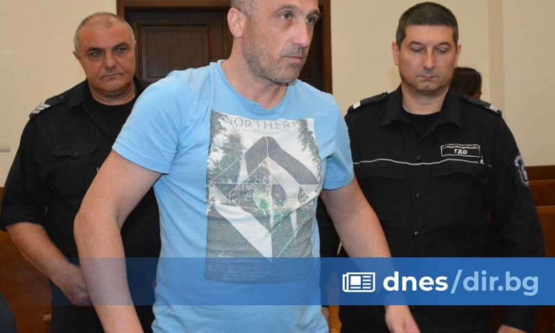 Той беше задържан на 26 май, когато при проверка на