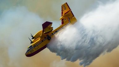 Самолет за гасене на пожари заля погрешка с тонове вода хотел с туристи в Ситония