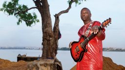 Малийският блус-рок титан Вийо Фарка Туре за първи път в София