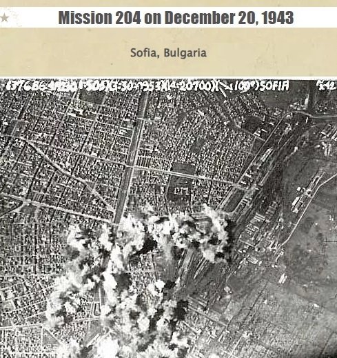 Аеро снимка на бомбардировката от 20.12.43 г. Централна гара е била основната цел