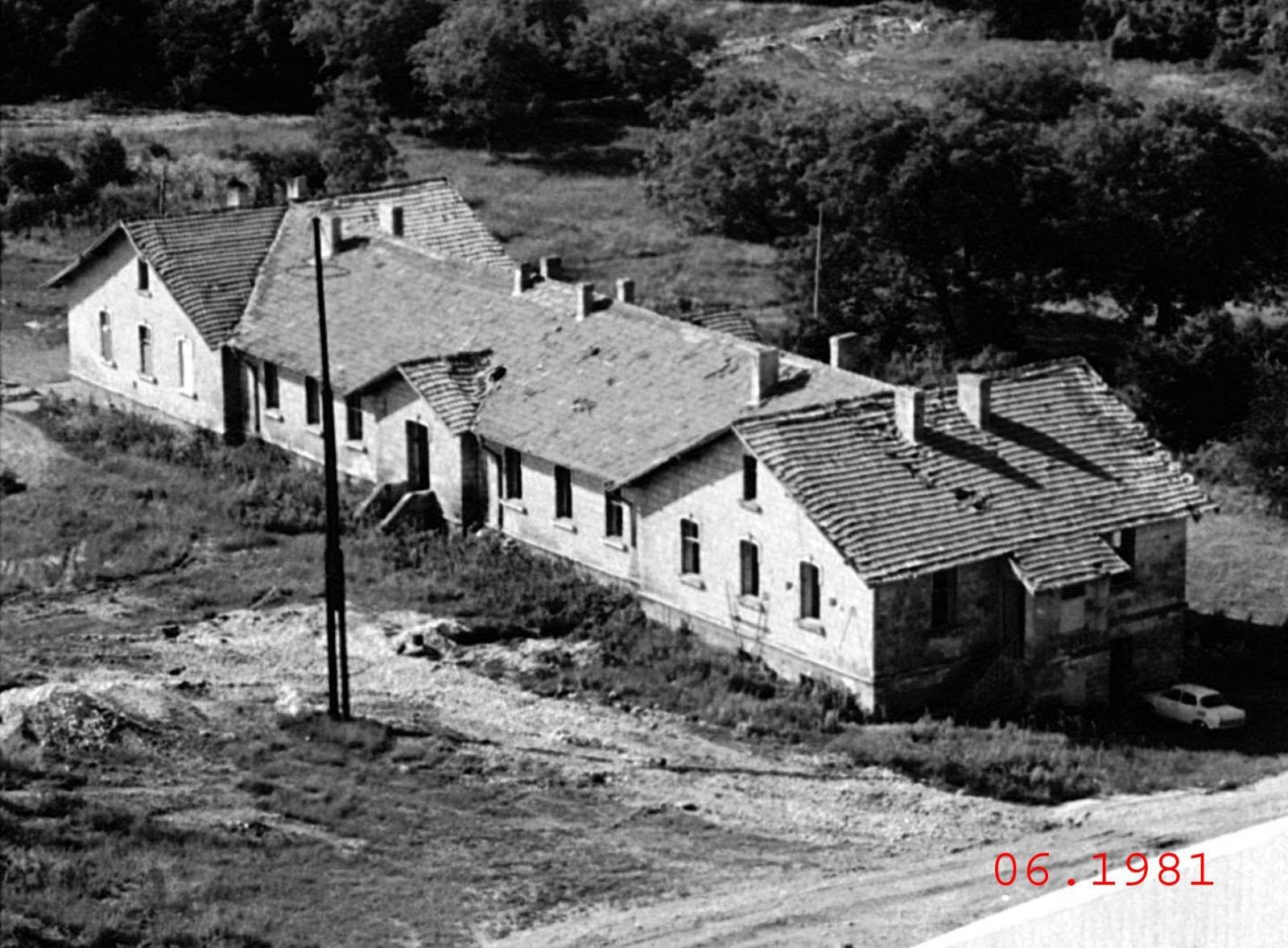 Сградата на лагера за военопленници от вражески екипажи край Шумен