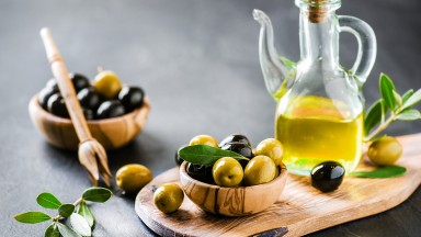 Три лесни начина да обезкостите маслини у дома
