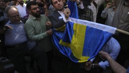 Иран извика шведския шарже д'афер, протестира срещу "безпочвени и пристрастни" обвинения