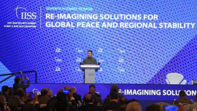 След изненадваща поява на конференцията по сигурността в Азия Зеленски критикува Пекин
