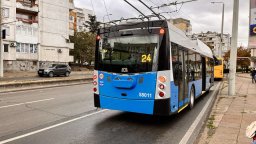 Мълния повреди участък от тролейбусната мрежа в Русе