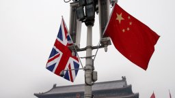 Китай обвини Великобритания, че е вербувала двама държавни служители за шпиони