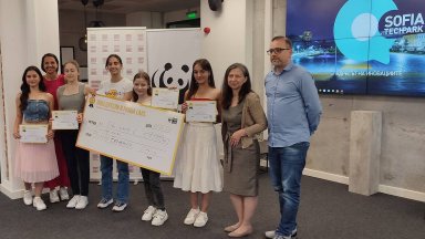 Идея за биоразградима опаковка на ученички спечели наградата на "Panda Labs"