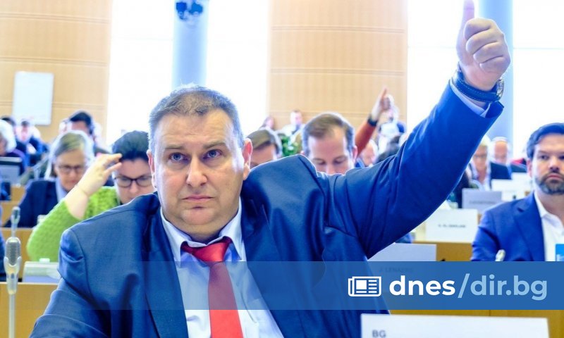 Евродепутатът от ГЕРБ Емил Радев съобщи, че има информация от