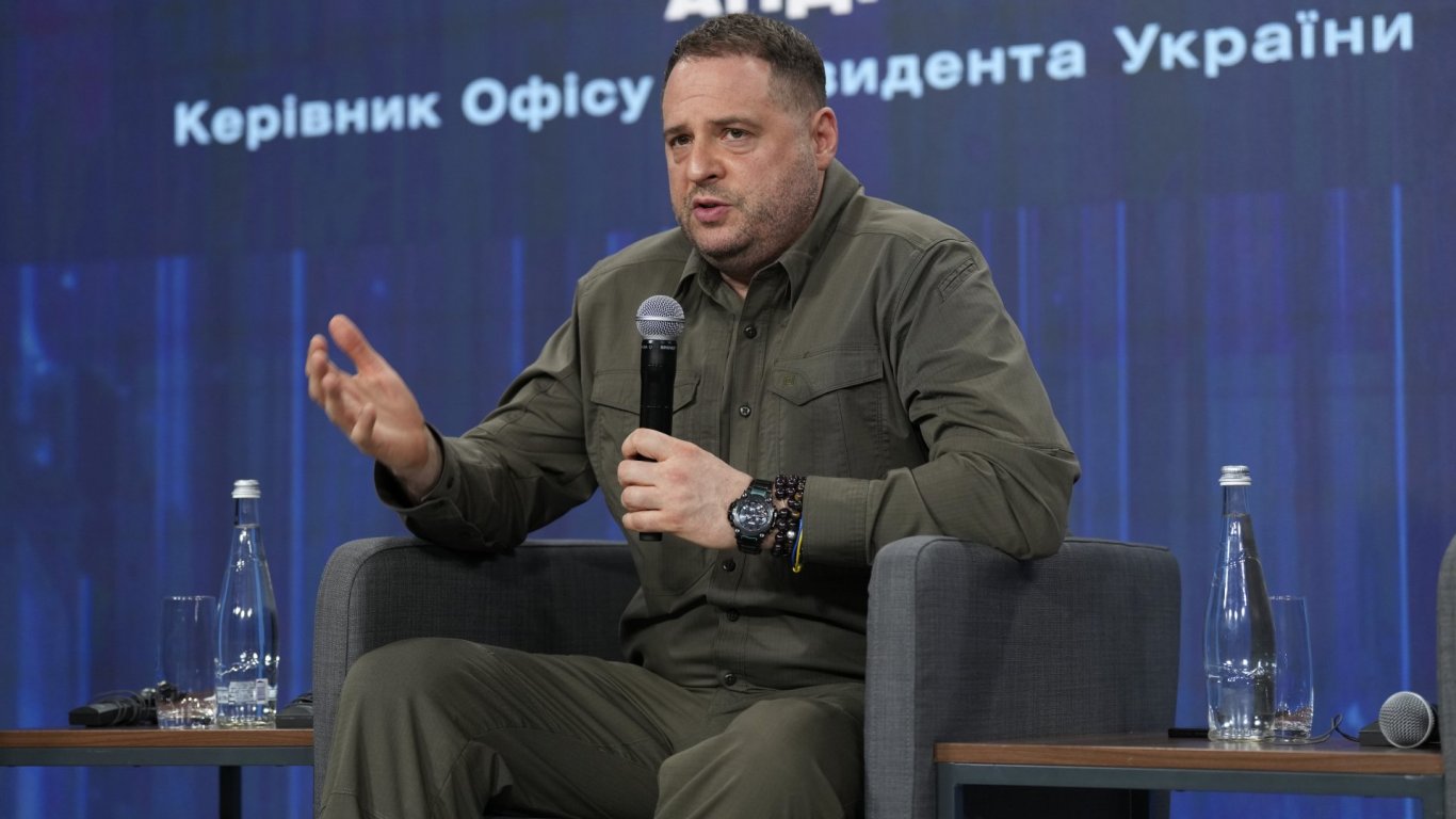 Бивш ръководител на президентската администрация на Украйна е заподозрян в корупция