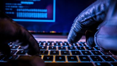 Лаптопът на хакера Кюлев полетял през прозореца пред очите на ГДБОП преди ареста