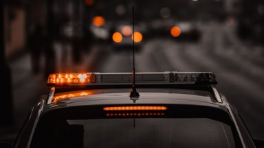 Полицията в Плевен с подробности за простреляния от униформен 19-годишен младеж