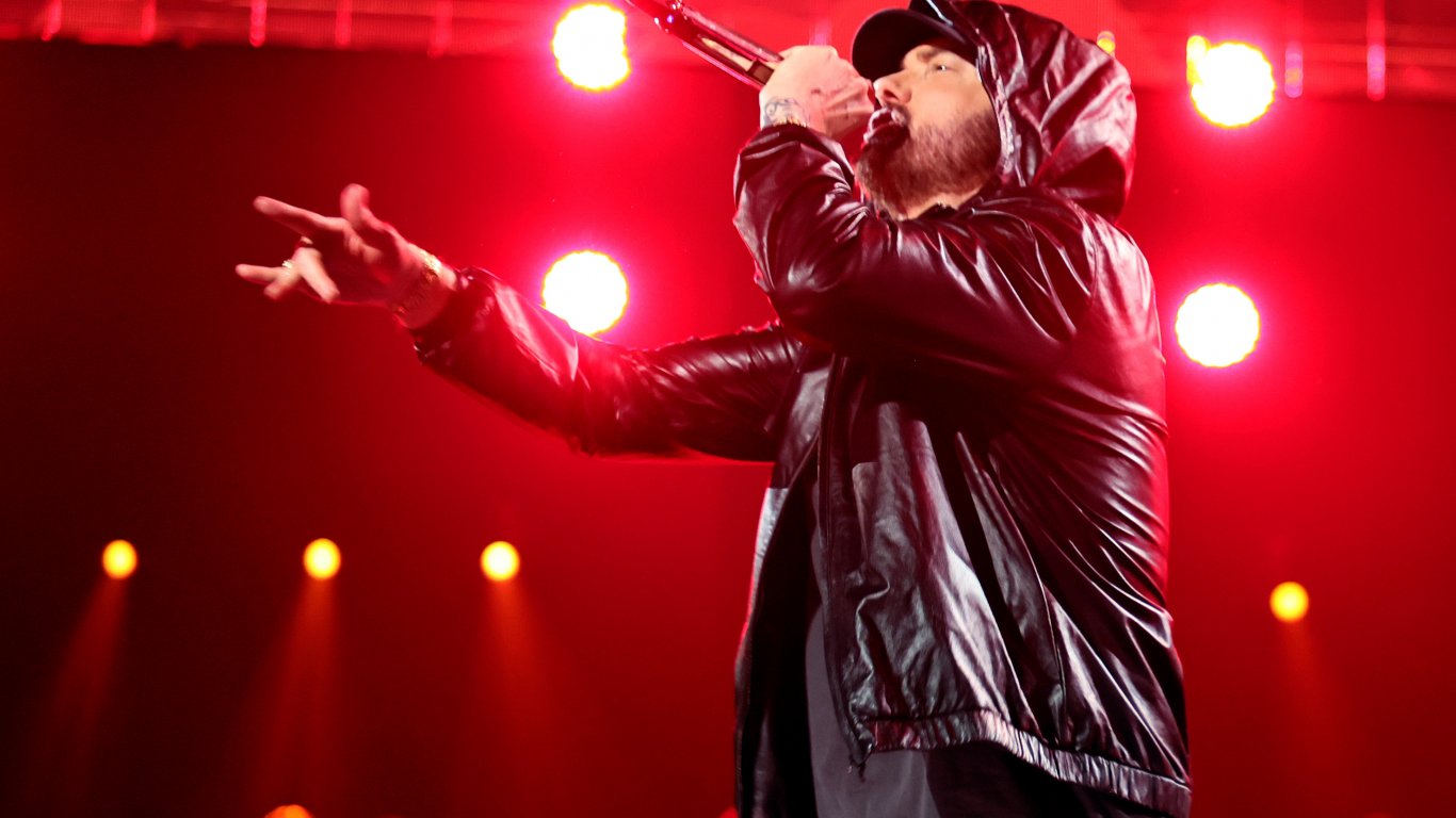 Концерт с Даяна Рос и  Еминем ознаменува възраждането на историческа ж. п. гара в Детройт