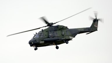 Руски военен хеликоптер от състава на Балтийския флот е над
