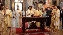 Отслужиха заупокойна литургия за три месеца от кончината на патриарх Неофит