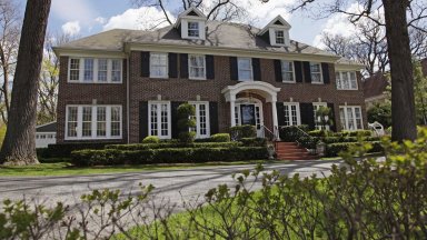 Продават къщата, станала популярна от "Сам вкъщи" за 5,25 млн. долара  
