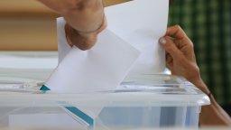 Обрат при 50,96% преброени гласове: 7 партии в НС, ГЕРБ-СДС са първи, ПП-ДБ - втори