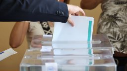 "Маркет ЛИНКС": Според 20% решението след вота е кабинет между ГЕРБ, ДПС и трета сила