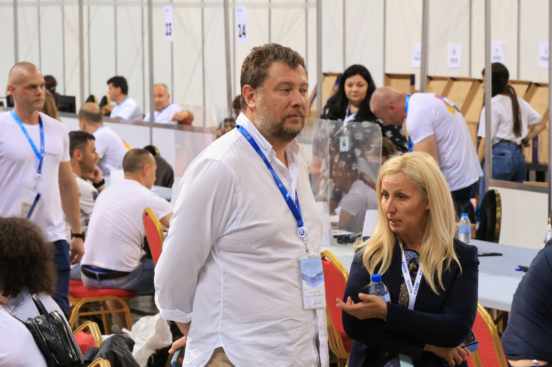 Предаване на изборните протоколи в "Арена-София"