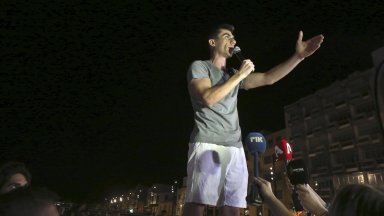 24-годишен инфлуенсър, звезда в TikTok и YouTube, проби в Кипър и стана евродепутат