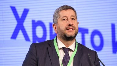 Христо Иванов подаде оставка като лидер на "Да, България" и се отказа от депутатското си място 