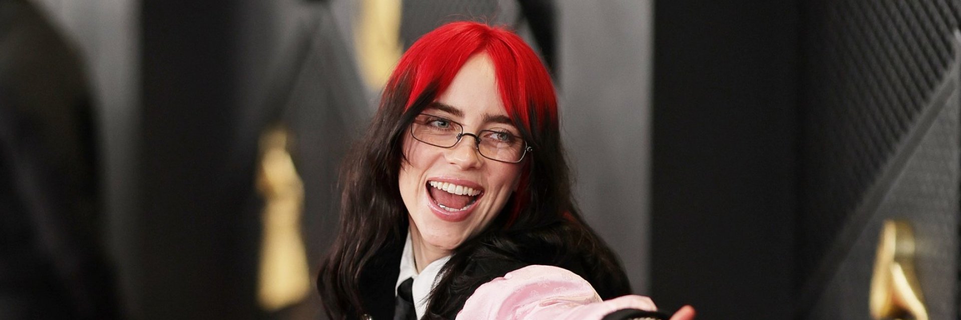 Били Айлиш ще дебютира като актриса в "Стъкленият похлупак"