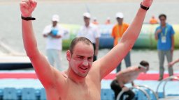 За историята: Петър Стойчев завърши "Тройната корона" в плуването с рекорд