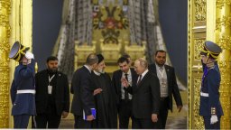 Прекратиха временно новия договор за сътрудничество между Русия и Иран