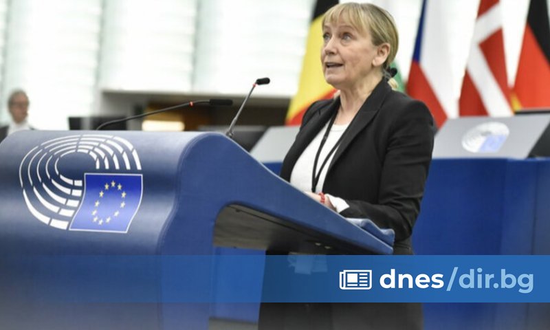 Фалшивата информация за полета ви нанесе сериозен удар по образа