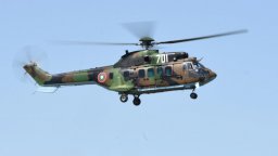 Радев и съпругата му пристигнаха с вертолет на полигона край Шабла (снимки)