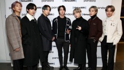 Момчетата от BTS започват световното си турне, окрилени от триумфа на новия си албум