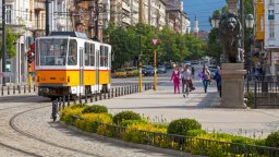 Столичната община купува 500 нови трамваи, тролеи и автобуси за 1 милиард лева