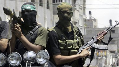 Хамас иска прекратяване на огъня, докато Хизбула засипа Израел със стотици ракети