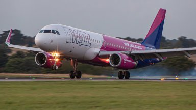 Wizz Air е авиокомпанията с най-големи закъснения на полетите във Великобритания 