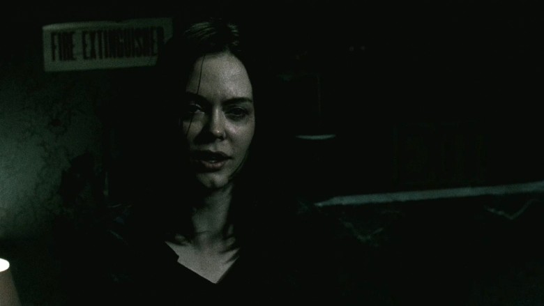 [Migrated image] https://i.dir.bg/kino/films/8267/rose-mcgowan-as-charlie-in-dead-awake-2010.jpg