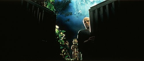 [Migrated image] https://i.dir.bg/kino/films/2268/Apocalypse_Now_Marlon_Brando.jpg