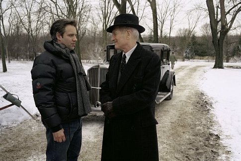 [Migrated image] https://i.dir.bg/kino/films/1698/Road_to_Perdition_Paul_Newman_Sam_Mendes.jpg