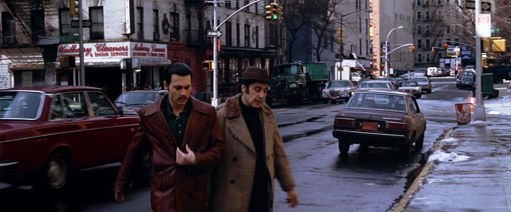 [Migrated image] https://i.dir.bg/kino/films/893/Donnie.Brasco.1997.Extended.BluRay.1080p.DTS-MA.5.1.x264.dxva-BluHD.mkv_snapshot_00.17.07_2014.02.01_16.26.46.jpg