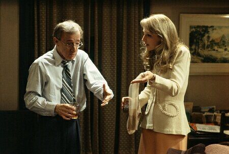 [Migrated image] https://i.dir.bg/kino/films/679/The_Curse_of_the_Jade_Scorpion_Woody_Allen_Helen_Hunt_6.jpg